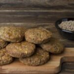 Aprenda a fazer hambúrguer caseiro completo digno de hamburgueria