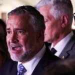 Base do governo pede indiciamento de Bolsonaro na CPMI do INSS