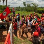 Contra violência e por reforma agrária, mulheres do MST ocupam terras