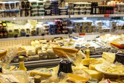 Crédito e emprego explicam vendas no comércio em patamar recorde