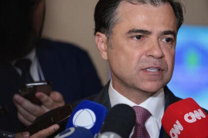 Diretor-geral da Aneel critica Enel por evitar processo de caducidade