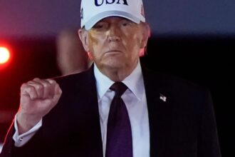 Dólar cai para R$ 5,16 após Trump indicar possível fim da guerra