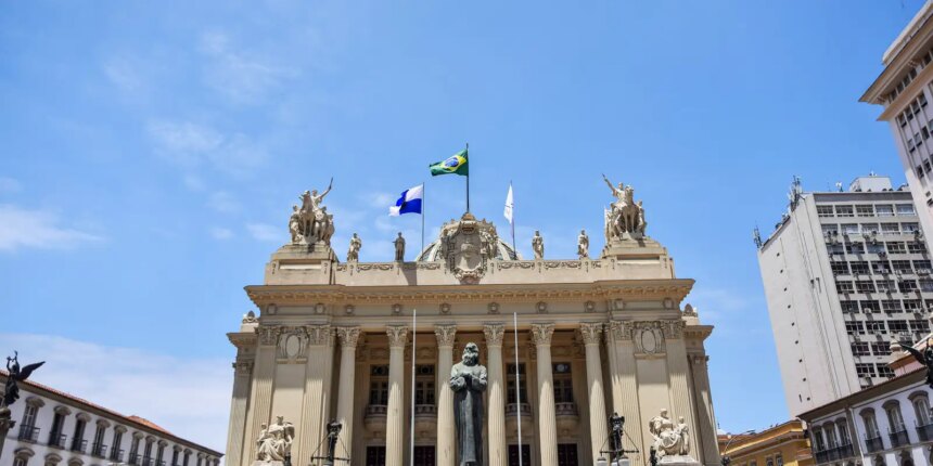 Ferros-velhos poderão ser fechados se venderem fios de cobre roubados
