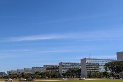 Governo bloqueia R$ 1,2 bilhão do PAC e R$ 334 milhões de emendas