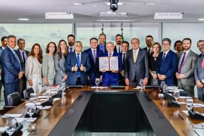 Lula sanciona Lei Antifacção e defende prisão de magnatas do crime