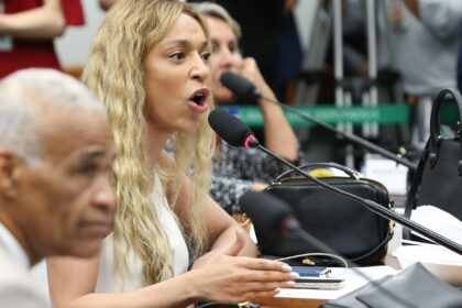 MPF pede condenação de Ratinho e SBT por falas contra Erika Hilton 