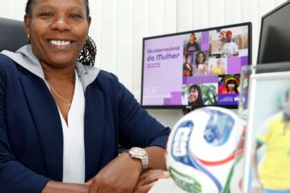Mulheres no futebol: coragem e política pública confrontam preconceito
