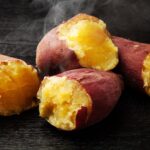 Batata-doce no micro-ondas fica macia em poucos minutos