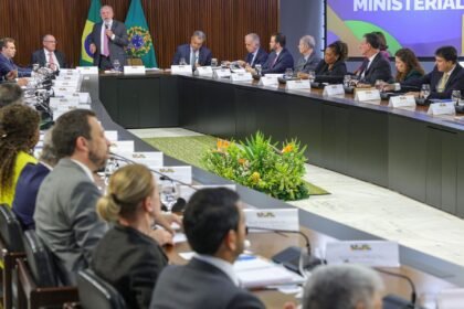 Saiba quais ministros deixam os cargos para disputar as eleições