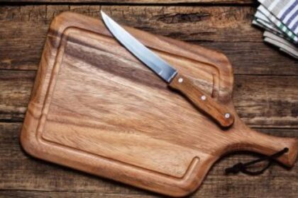 Cuidado simples ajuda a conservar a tábua de madeira por mais tempo na cozinha