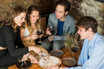 Feriado à vista: doces e coquetéis perfeitos para uma noite entre amigos