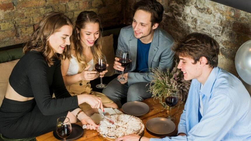 Feriado à vista: doces e coquetéis perfeitos para uma noite entre amigos
