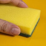 Bucha de cozinha deve ser trocada regularmente para evitar contaminação