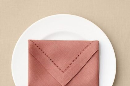6 formas criativas de dobrar guardanapos e impressionar à mesa