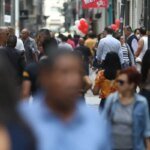 Abono salarial começa a ser pago para nascidos em março e abril