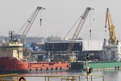 Balança comercial tem superávit mais baixo para março desde 2020