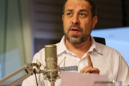 Boulos diz que fim da escala 6 por 1 é “para agora”
