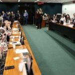 CCJ aprova admissibilidade de propostas que acabam com escala 6x1