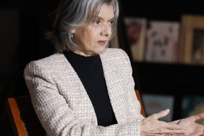 Cármen Lúcia diz que é aconselhada a deixar STF por ataques machistas