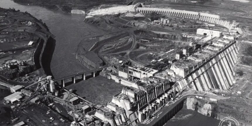 Como a ditadura militar criou um império do ensino privado