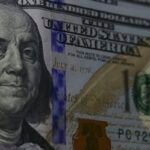 Dólar cai a R$ 5,06, e bolsa bate recorde com alívio no Oriente Médio