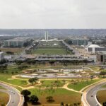 Emendas parlamentares e juros da dívida apertam investimentos públicos