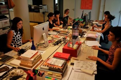 Emprego feminino aumenta 11%, mas desigualdade salarial persiste