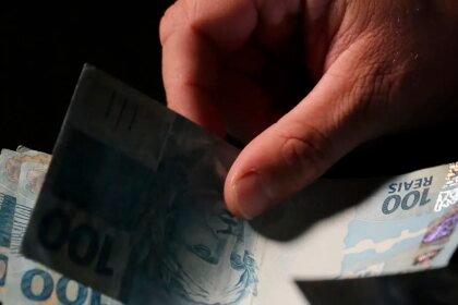 Governo avalia uso do FGTS para quitar dívidas, diz Durigan