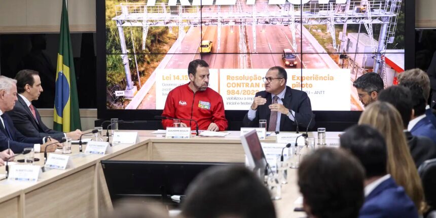 Governo suspende 3,4 milhões de multas por não pagar pedágio