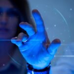 IA acelera desinformação e ameaça democracias, alerta pesquisa