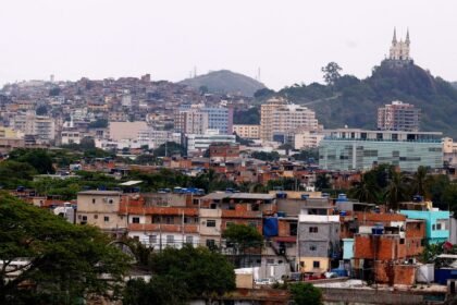 Justiça decreta prisão preventiva de casal que levava armas para o CV