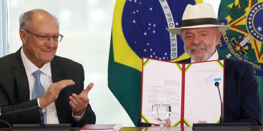 Lula assina decreto que promulga acordo UE-Mercosul