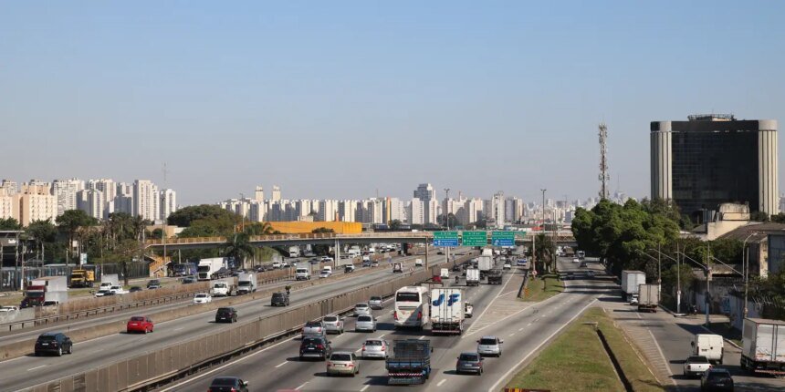 MPRJ pede suspensão das obras na Via Dutra, após risco de alagamento