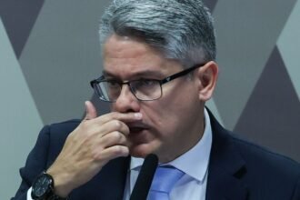 Mendes pede à PGR investigação contra senador Alessandro Vieira