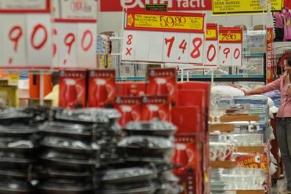 Mercado eleva previsão da inflação para 4,36% este ano