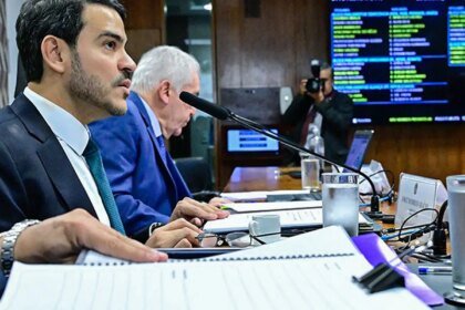 Messias defende aprimorar STF e autocontenção em pautas polêmicas