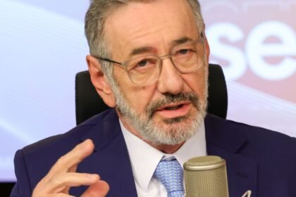 Ministro diz que país não quer apenas exportar minerais críticos