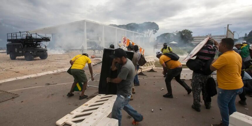 Moraes concede domiciliar a Fátima de Tubarão e mais 18 idosos do 8/01