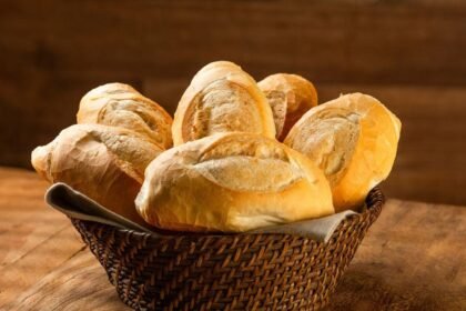 Armazenar corretamente o pão francês ajuda a manter a maciez e evitar desperdício
