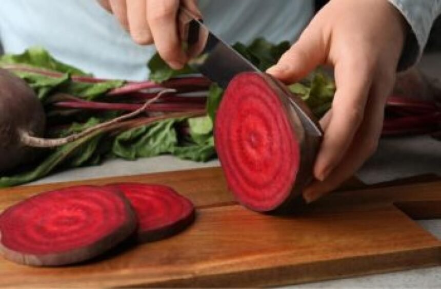 Beterraba cozida corretamente preserva mais nutrientes, cor e sabor