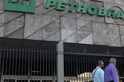 Petrobras bate novo recorde na produção de barris de petróleo e gás