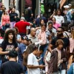 População no Brasil cresce em ritmo menor e está envelhecendo