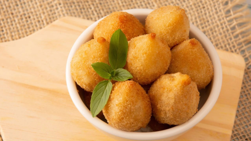 Massa no ponto certo facilita modelar e fritar coxinhas