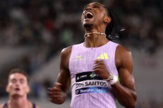Alison dos Santos abre Diamond League vencendo recordista mundial