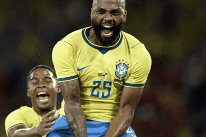 Ancelotti escala 2 times e seleção se despede com goleada sobre Panamá