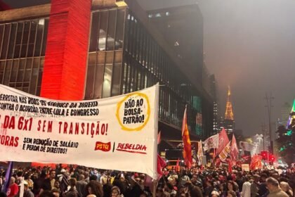 Ato na Avenida Paulista pede fim da escala 6x1