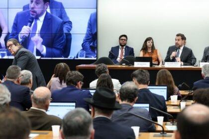 Boulos critica compensação a empresas pelo fim da escala 6x1
