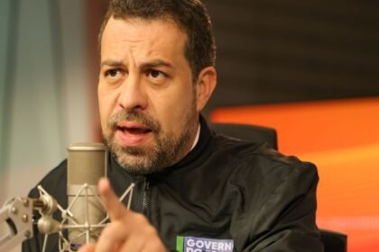 Boulos volta a criticar “terrorismo econômico” contra fim da 6 por 1