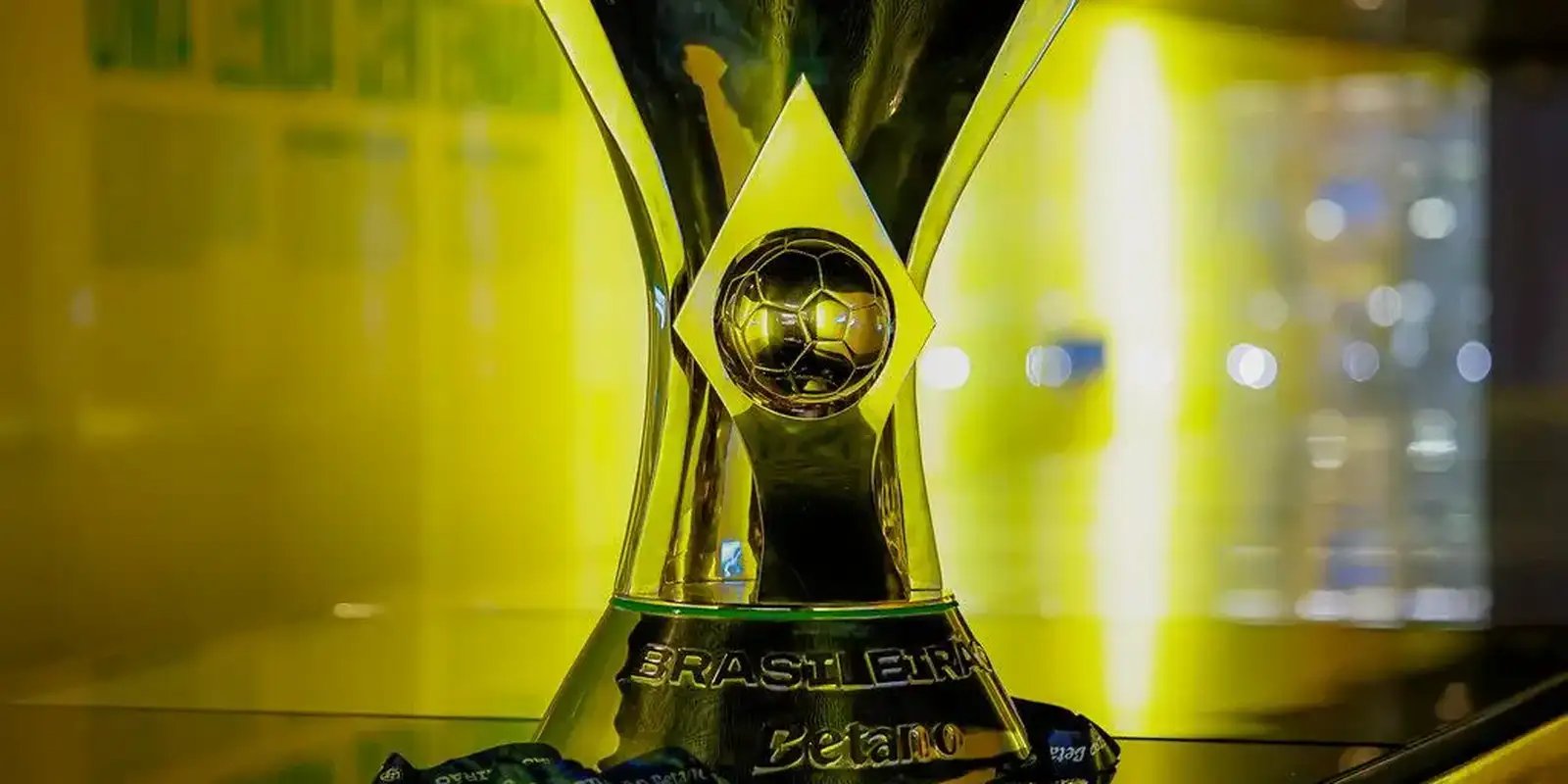 Brasileirão: Flamengo empata com Athletico-PR e "ajuda" Palmeiras