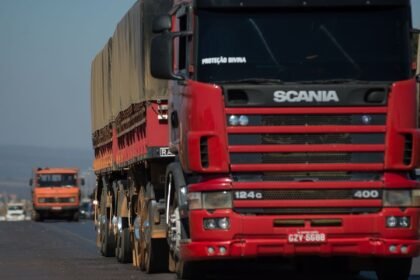 CMN regulamenta programa de renovação de ônibus e de caminhões